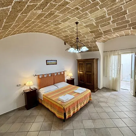 מלון דירות Kallistos & 3*