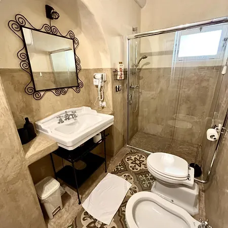 Kallistos & מלון דירות 3*