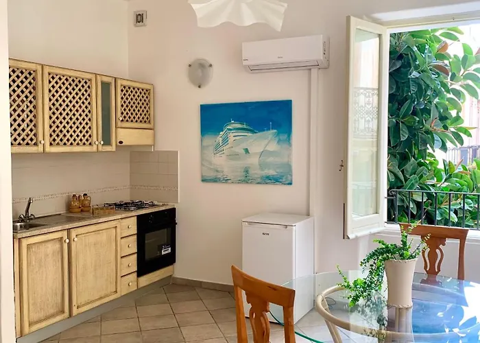 Kallistos & מלון דירות