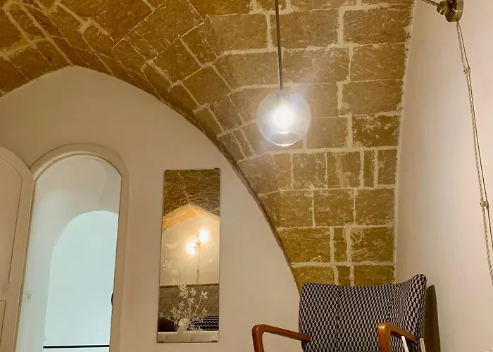 Kallistos & מלון דירות