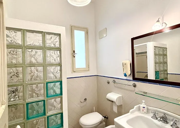 Kallistos & מלון דירות