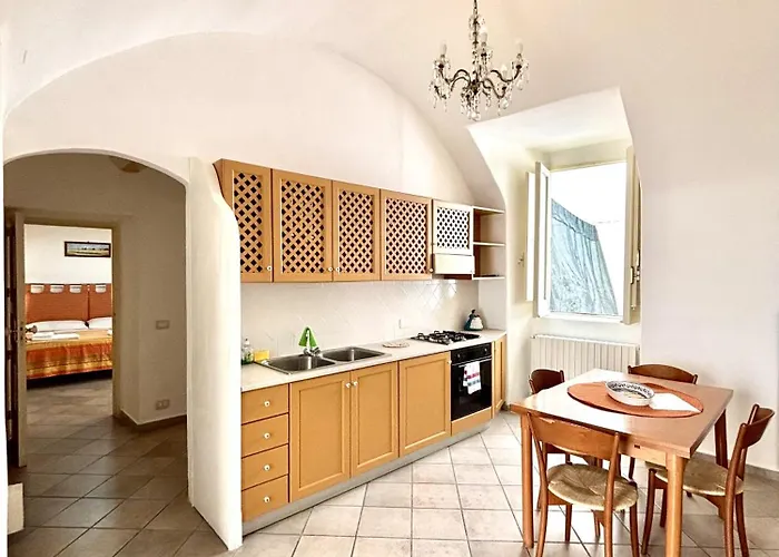 Kallistos & Lägenhetshotell 3*